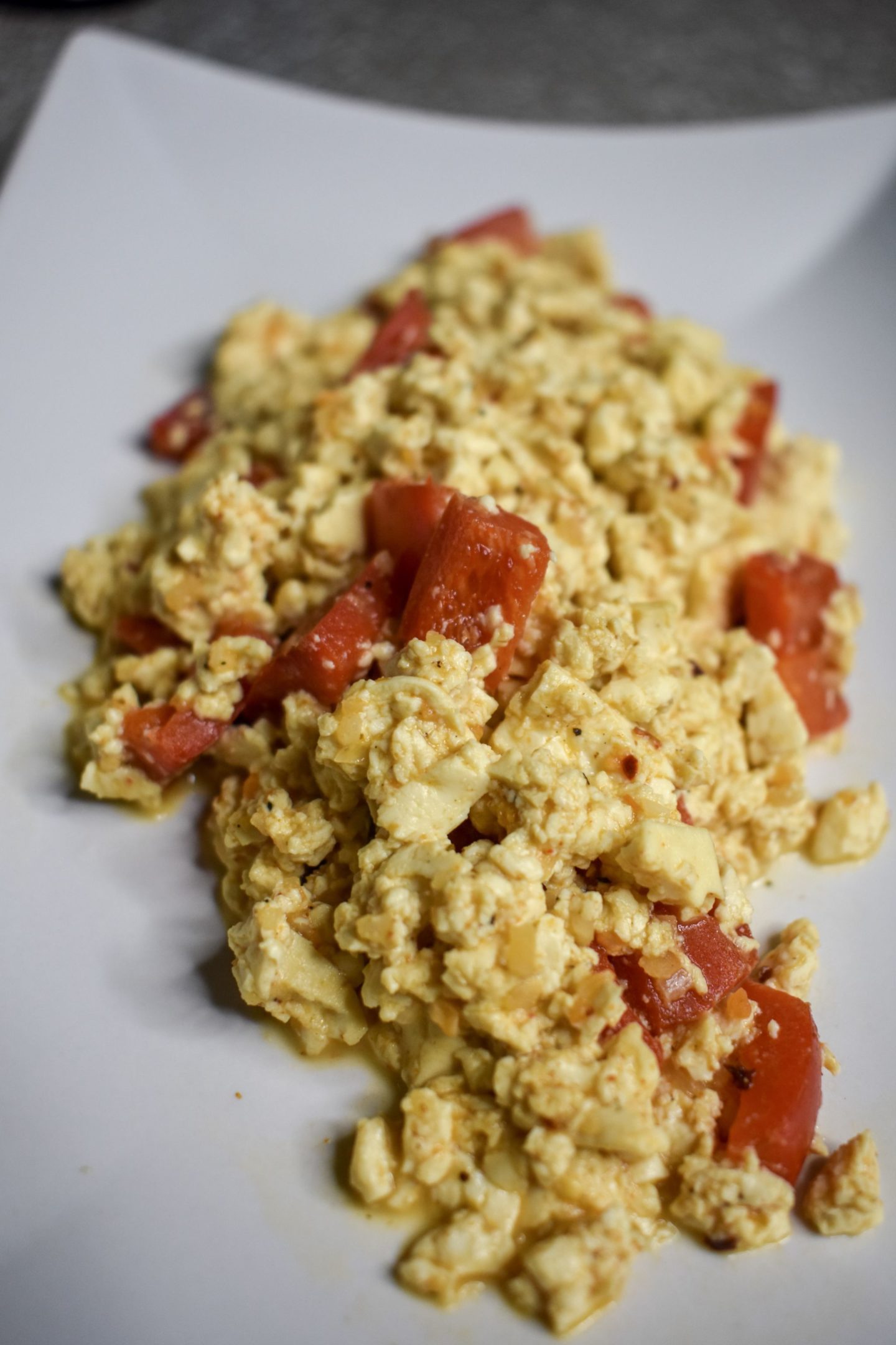 Easy Vegan Breakfast: Tofu Scramble